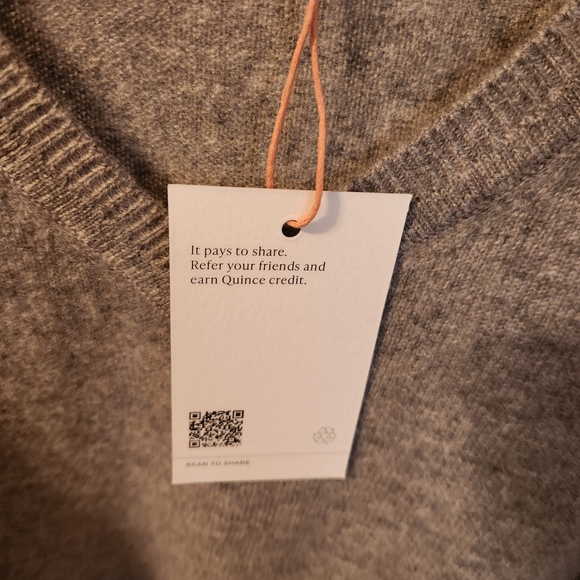 Quince Classic Gray V-Neck Sweater - Picture 3 of 6